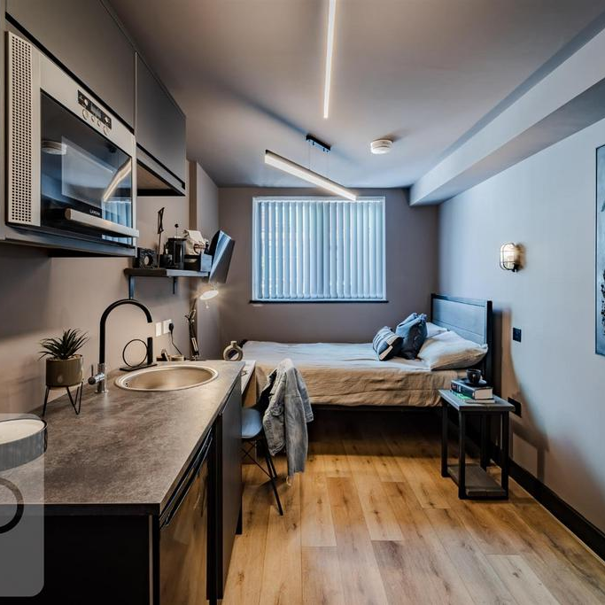 1 bedroom in a house share to rent - Photo 1