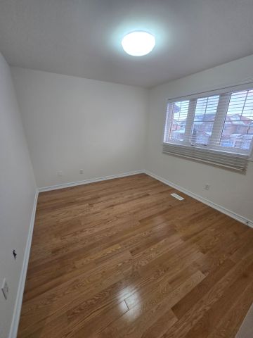 For Lease - 10 Willow Landing, Markham, Ontario - Photo 2