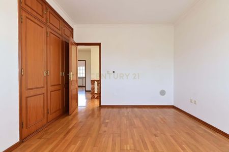 Rio de Mouro, Lisbon - Photo 4