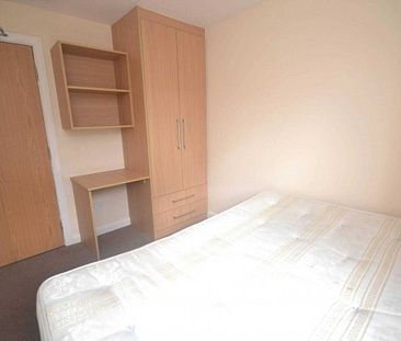 6 Bed - Grange Avenue, Reading - Photo 4