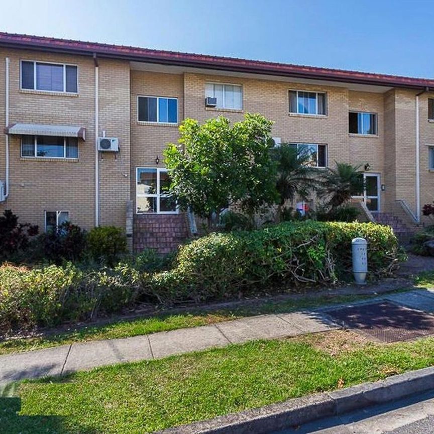 "Secure Your Spot in Sought-After Coorparoo" - Photo 1