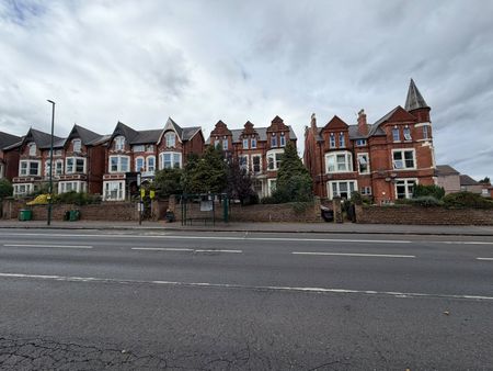 1 Bed Flat, Mansfield Road, NG5 - Photo 4