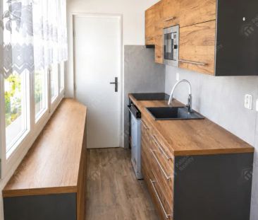 Pronájem bytu 3+KK s balkonem a zasklenou lodžií - Photo 5