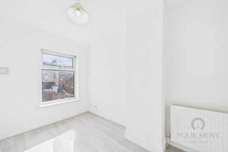 2 bedroom terraced house to rent - Photo 4