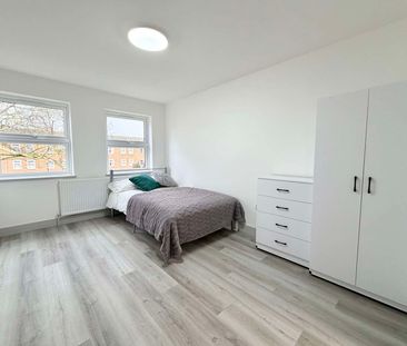 5 En-suites, 1 Minute walk from station Room 3 - Photo 1