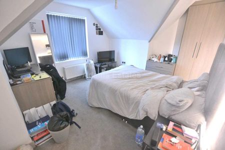 5 bedroom flat to rent - Photo 3
