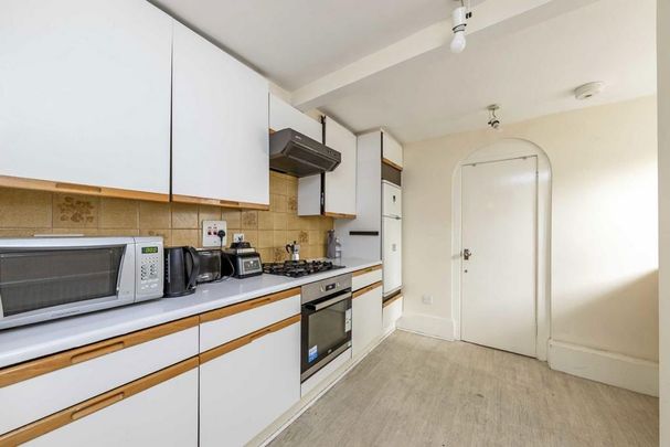 2 bedroom flat to rent - Photo 1