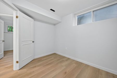 For Lease - 19 Candis - lower level Drive Unit# C, Toronto, Ontario - Photo 2
