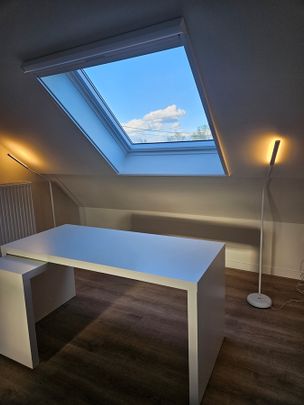 Gemeubeld, licht, ruim en stil eenpersoonsappartement. - Foto 1