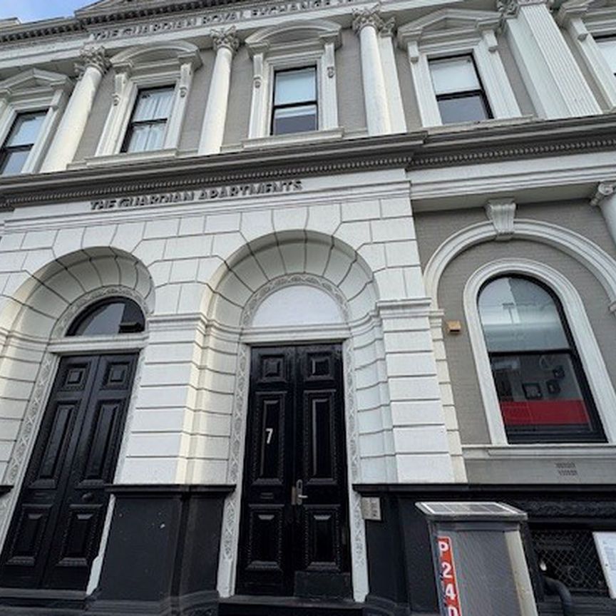 Stylish Apartment in the Heart of Dunedin Central - Photo 1