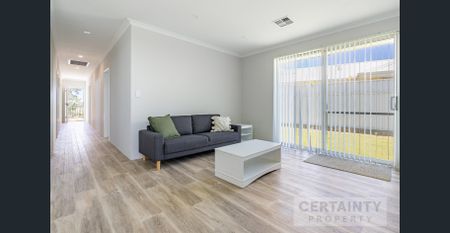 Four Modern Room with Ensuite starting from $280 in a shared house - Photo 2