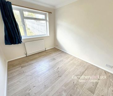 2 bedroom semi-detached bungalow to rent - Photo 4
