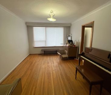 66 August Avenue #Room D - Photo 1