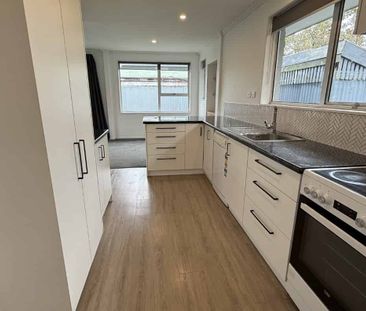 Hidden Gem Offering Comfort and Convenience - Photo 2