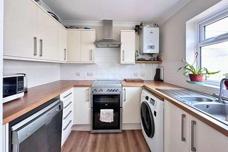 Ambassador Close, Mudeford, Dorset, BH23 - Photo 5