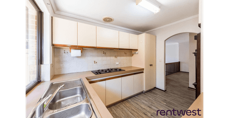 SPACIOUS STRATA HOME - Photo 2