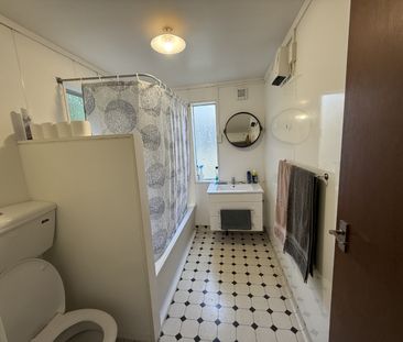 258 Cockayne Road, Ngaio - Photo 6