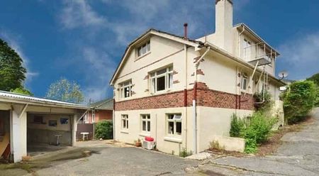 2 Bedroom Flat in Mornington - Photo 2