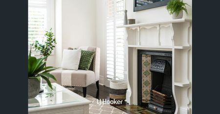 Classic Beauty in Modern Style - Spacious and Convenient - Photo 2