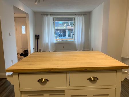 For Lease - 178 Coleman Avenue Unit# Front unit with basement, Toronto, Ontario - Photo 5