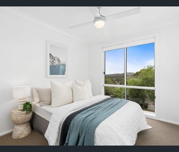 Spacious Family Home with Views! - Photo 5