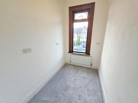 3 bedroom apartment to rent - Photo 2