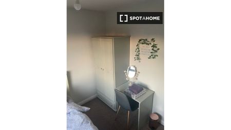 Light room in shared apartment in Artane, Dublin - Photo 3