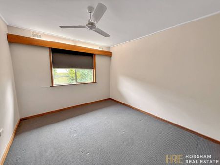 Modern 4-Bedroom Home Near the River - Photo 4