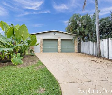 Large House with Pool and Shed - Photo 4