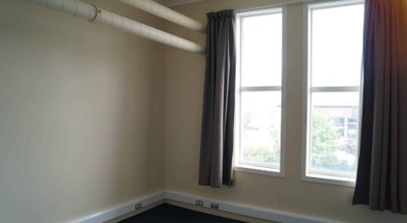 One Bedroom Inner City Living - Apartment 4 - Photo 2