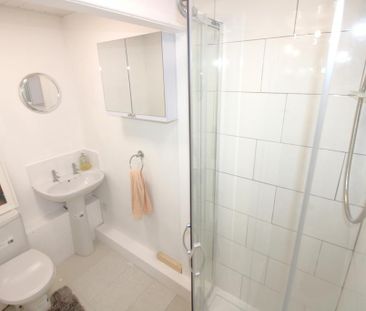 1 bedroom bedsit to rent - Photo 4