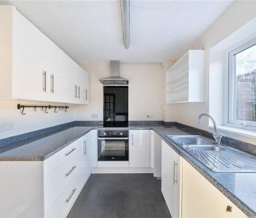 2 bedroom terraced house to rent - Photo 5