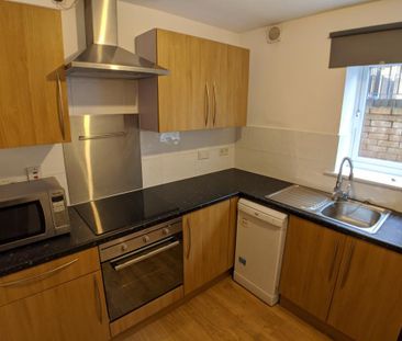 3 bedroom flat to rent - Photo 6