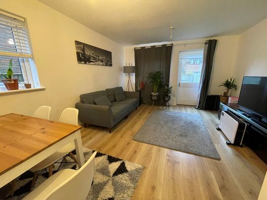 2 bedroom end of terrace house to rent - Photo 1