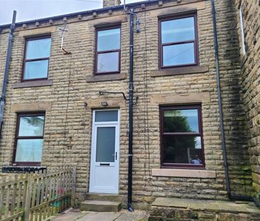 Moor End Lane, Dewsbury, West Yorkshire, WF13 - Photo 6