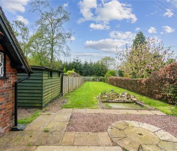 Characterful ground floor flat with generous rear garden - Photo 1