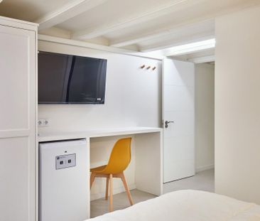 Estudio de alquiler en Calle Picalquers, El Raval - Photo 3
