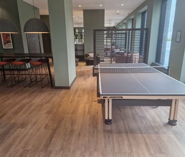 Red, Media City Uk - Photo 4