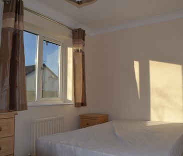 2 Bed Terraced House, Grange Road, LS10 - Photo 3