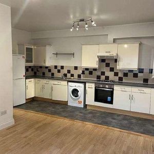 Collier Row Road, Romford, RM5 - Photo 2