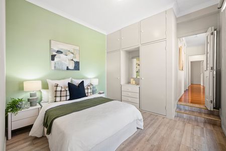 A FAMILY SANCTUARY OF LIGHT, SPACE AND PRIVACY - Photo 5