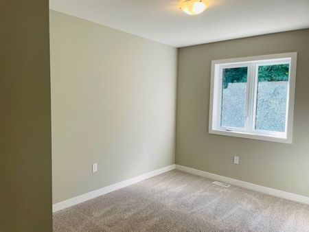 For Lease - 942 Robert Ferrie Drive, Kitchener, Ontario - Photo 3