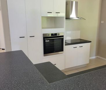 Low-Maintenance Family Living in a Convenient Kallangur Location - Photo 4