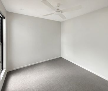Brand New Palmview Living - Photo 2