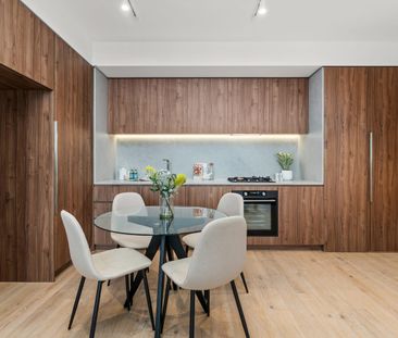 Luxury living in the heart of the city - Photo 6