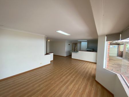 Spacious Home near the Beach - Photo 3