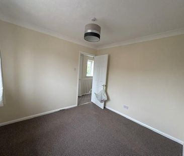 3 bedroom end of terrace house to rent - Photo 5