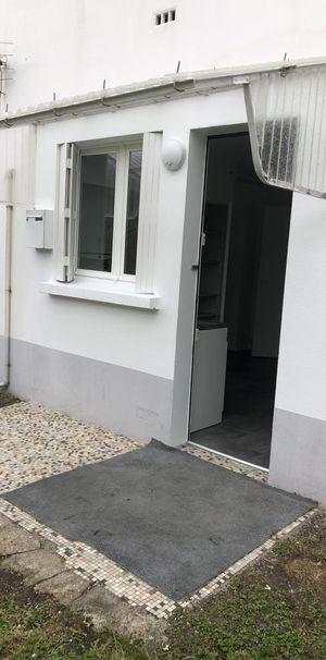 A LOUER REZE PONT ROUSSEAU - Appt T1 RDC - TERRASSE CAVEAU - STATIONNEMENT EXTERIEUR - Photo 1