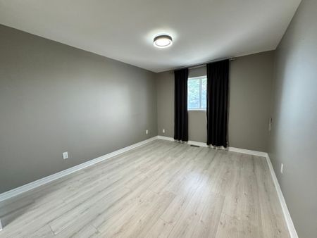 For Lease - 126 Bell Farm Road Unit# 414, Barrie, Ontario - Photo 2