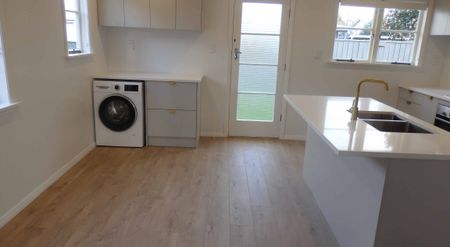 Cute Character Home Cambridge East - Photo 3